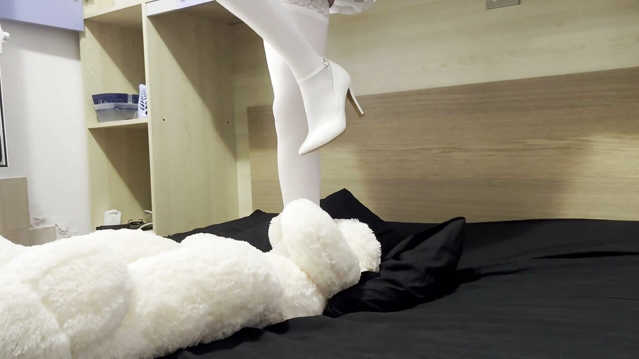 Heels Trample Teddy EP. 1