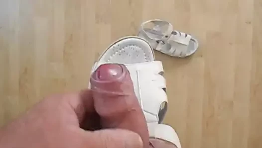 Tuzina White