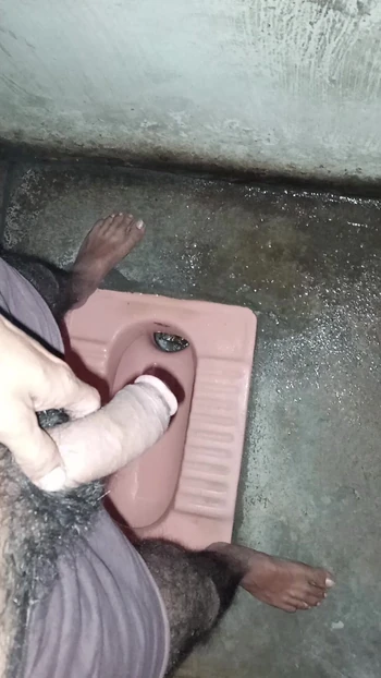 Hot toilet boy gayedyf