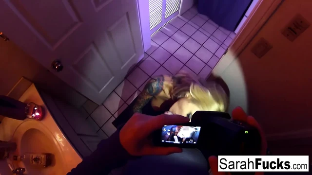 Pornstar Sarah Jessie gives a BJ in the bathroom