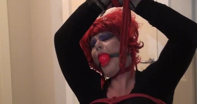 Sissyslave Dizzy Miss Sizzy Tortured!