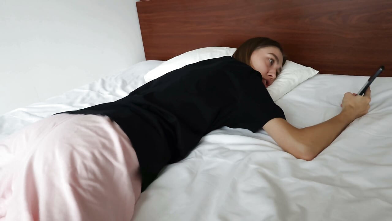 Playing a New Game with Hot Step Sister - Sonya Super Therapy