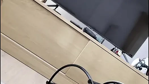 She Has an Iq of 180, but She Got Stuck on the Table