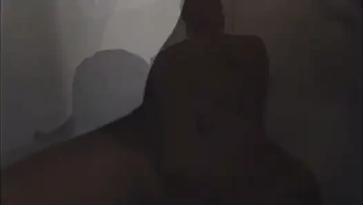 Memek hitam bercinta di kamar mandi setelah mencukur memek