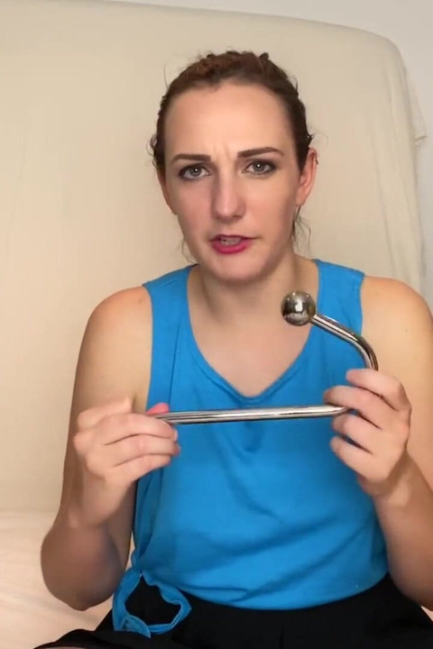 Instrucciones de paja anal para principiantes - tutorial de juego anal por Clara Dee