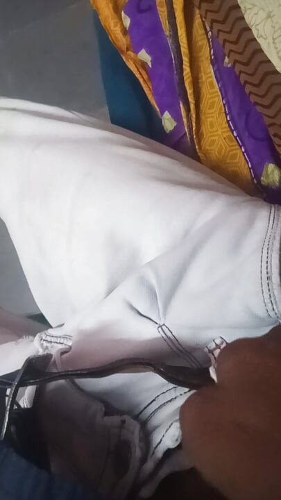 Aku menyetubuhi seorang gadis dan kembali untuk melihat penisku segar