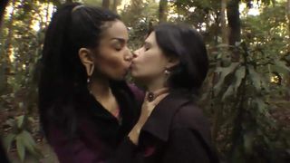 Besos lesbianas deseos - karina cruel