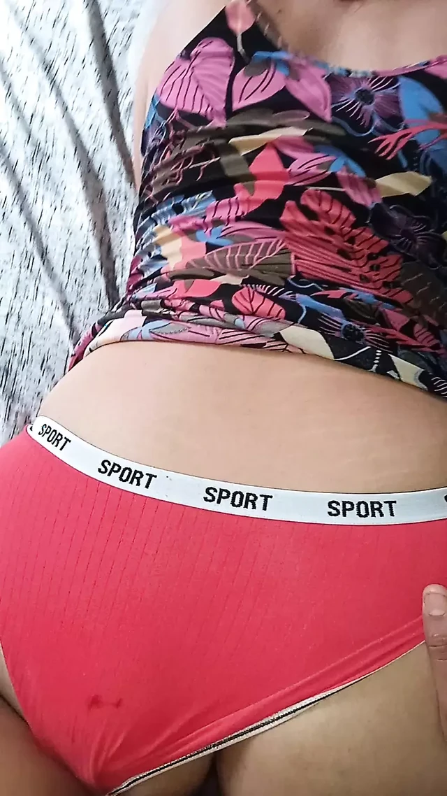 I pulled down her panties, my neighbor is very tasty
