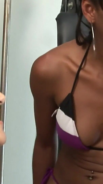 Iconic moment from "Sie spreizt sich weit und nimmt ihn tief in sich auf"