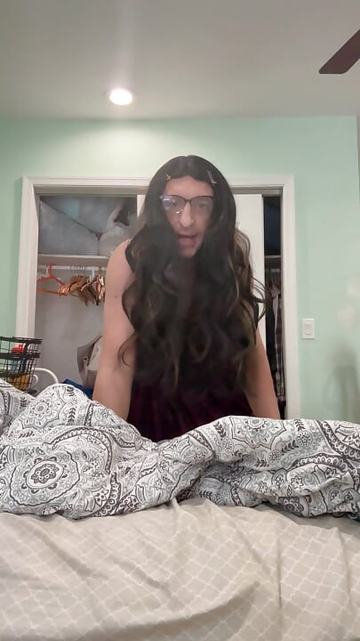 Sissy dressed up belting