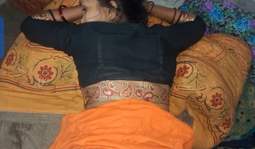 Bhabhi ko ghodi bana ke choda Indian school girl naic faking with husband Desi Indian