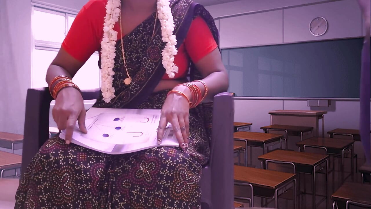 Roja ครูซุกซนแต่งงานแล้วสุดฮอตช่วยตัวเอง