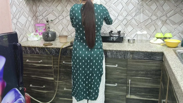 Indian Punjabi Ma Put New Desi Chudai Full Galiyan Punjabi Full HD Desi Sardarni Stepmum Wound Mari In Kitchen
