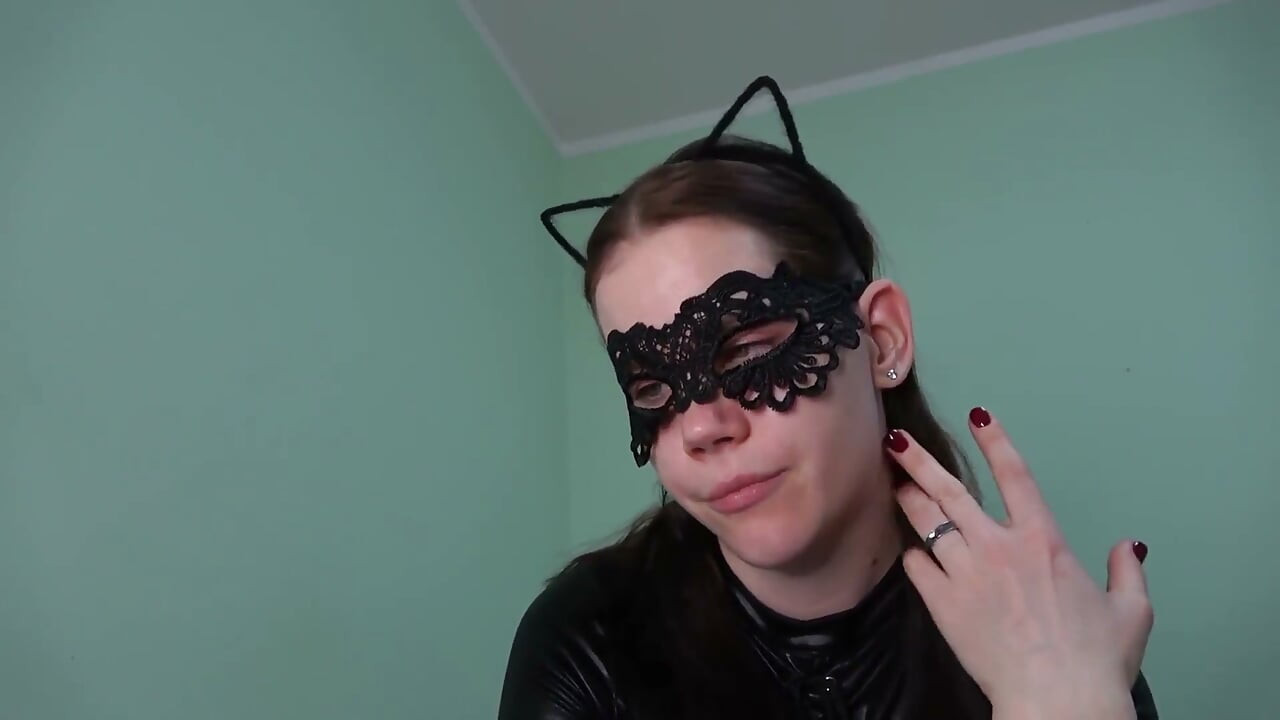Catwoman Playing with a Mouse in POV