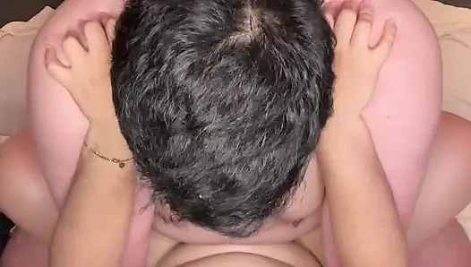 A chubby guy pays me so he can me