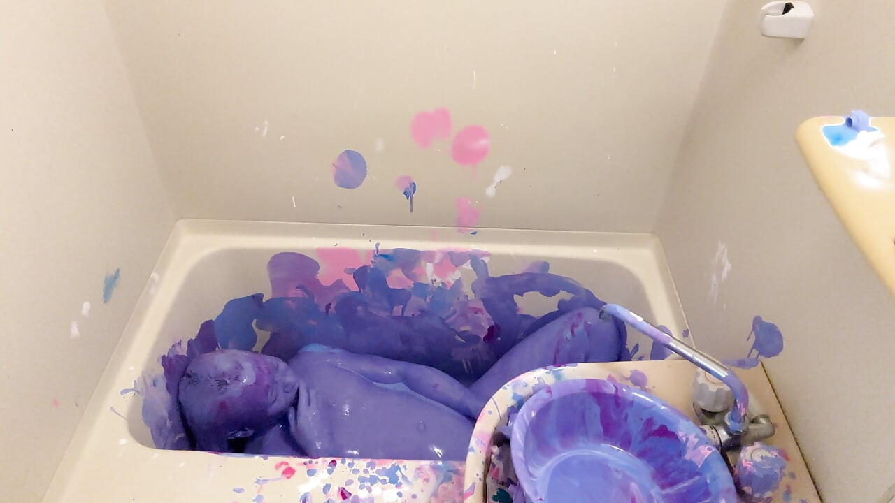 WET&MESSY Messy Play: Covered in Paint by a Boy 2