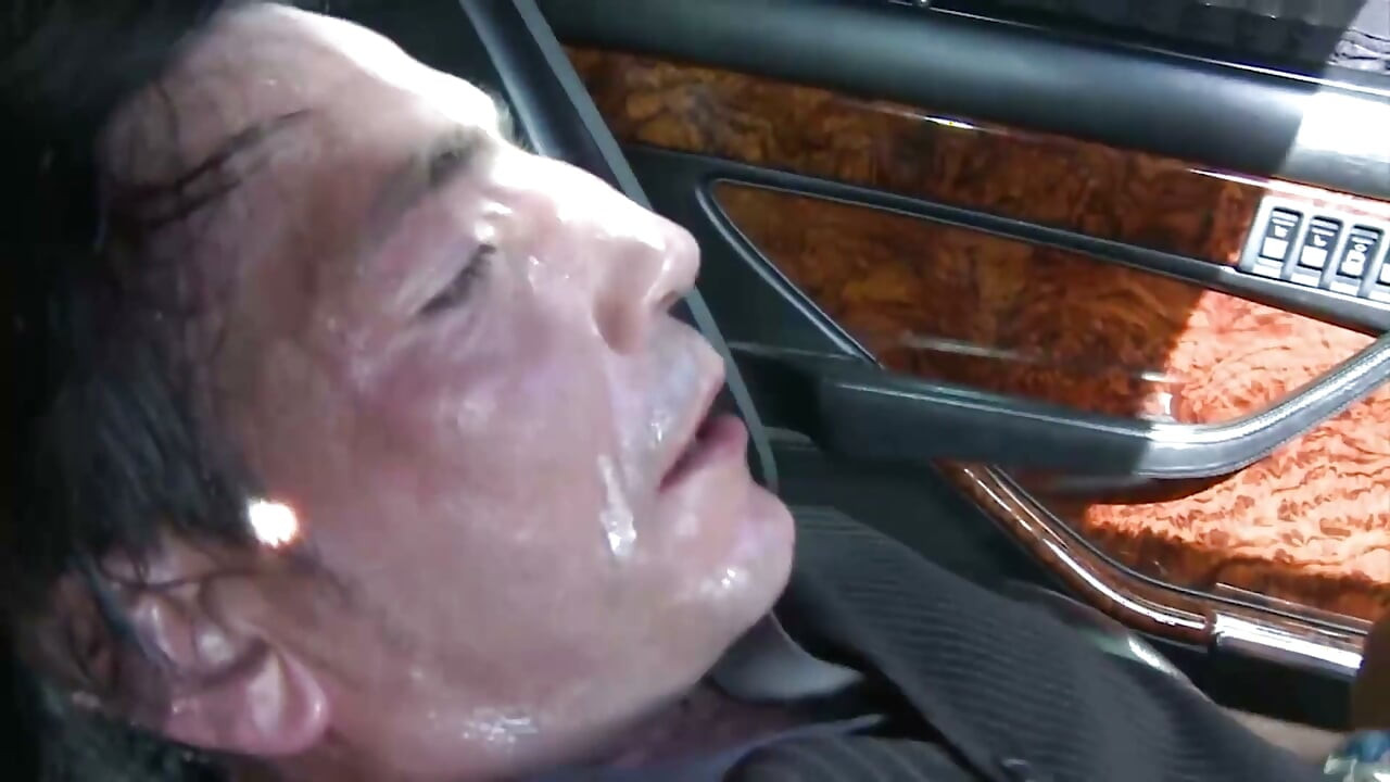 거유 흑누나의 발정난 자동차 모험