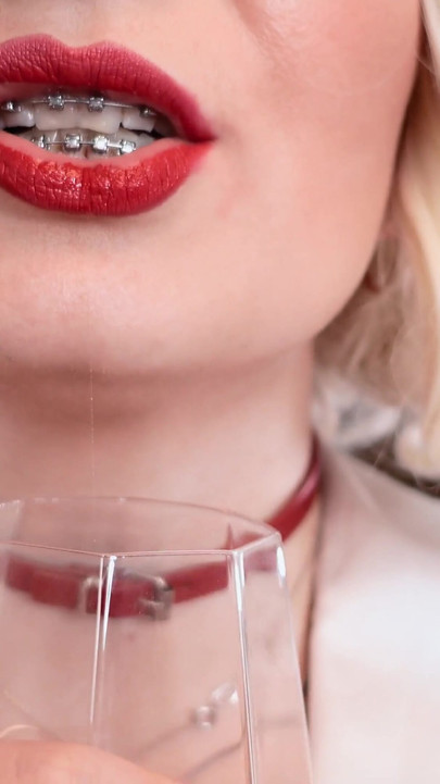 "Tükürük ve işeyen altın yağmur - fetiş videosu - seksi orta yaşlı seksi sarışın Arya" dan paylaşmalı an