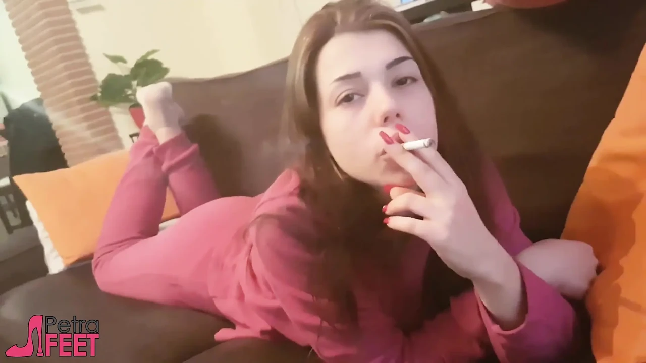Smoking and fetish with sweet teen