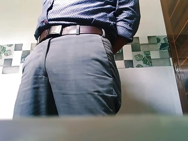 Indický stařík masturbuje