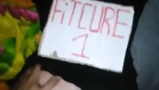 Meine freundin mit einem kleid im vierer im bett 2