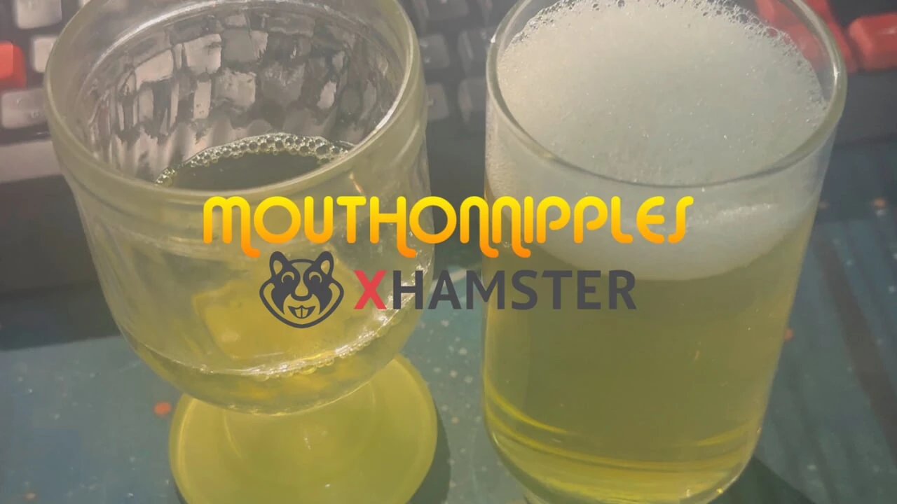 Picie dwóch okularów sikania