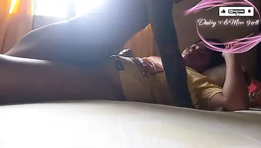 Maria membuat harinya dengan seks