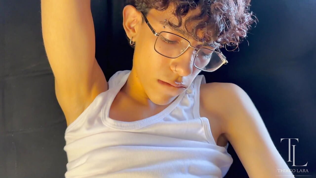 A relaxing video: Thiago shows us how to stroke our dicks properly