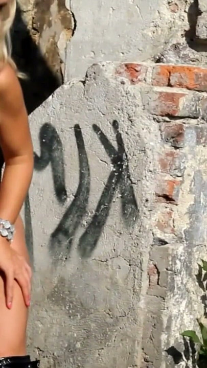 EroticOnly Camgirl makes mega hot show outdoors! | Clip 3