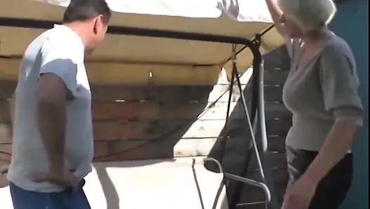 Освобождённая MILF