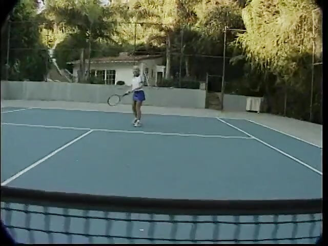 uttejit mard tenis kort men do seksi larkiyon ko jordaar chodta hai