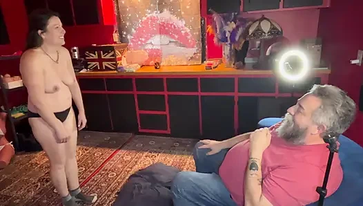 Шлюшка делает минет, член поклоняется БДСМ, обучение покорности, часть 1