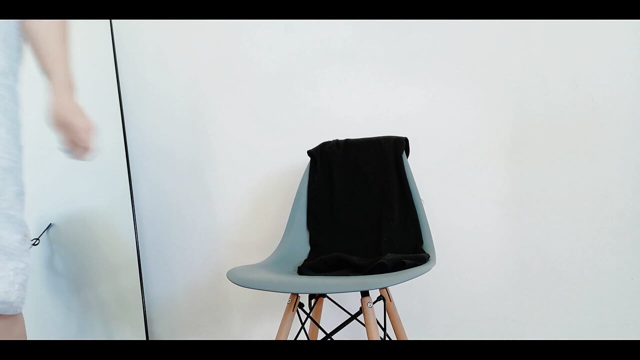 Un essai en vidéo avec du highheel ASMR xoxo