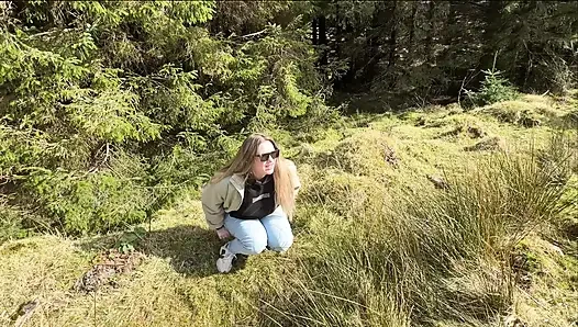 Emergency While Walking on the Public Trail but Had to Wet My Jeans