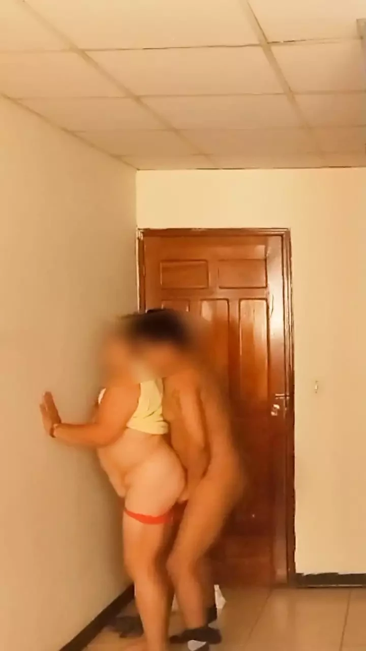 Non, ma belle-mère ! Ne me donne pas de sexe oral, le beau-fils dit à sa belle-mère