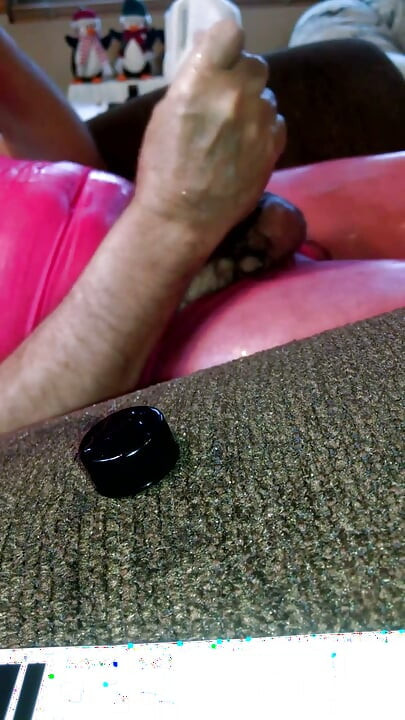 Gay, travestit, slime, sounding, masturbează în dresuri roz de nailon.