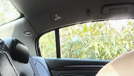 Какая мокрая грязная игра с ее щелью на улице