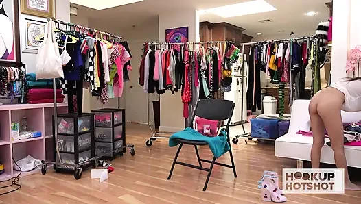 Bts - vina sky si cewek rambut cokelat yang kecanduan kontol dientot habis-habisan!