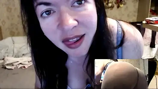 Geiles mädchen ist allein zu hause