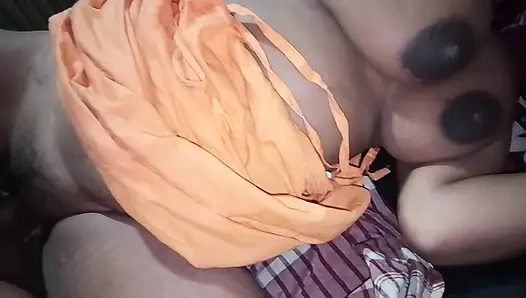 Köy Sıcak ve Seksi Video. Bence Big Boobs çok ateşli.