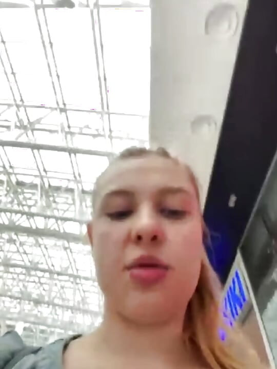 Public Squirting in the changing room with jucielussie