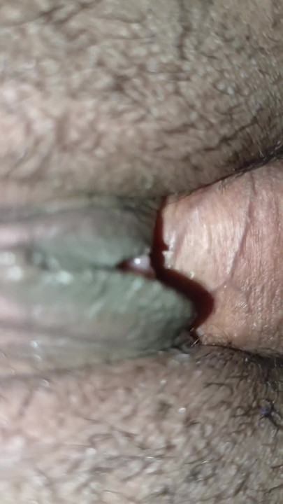 Velkolepý okamžik z "Pussy Kopání vysoce vztyčeným penisem."