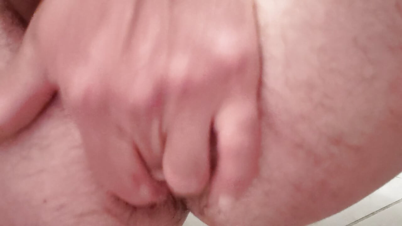 Deep and dilation session for a twink