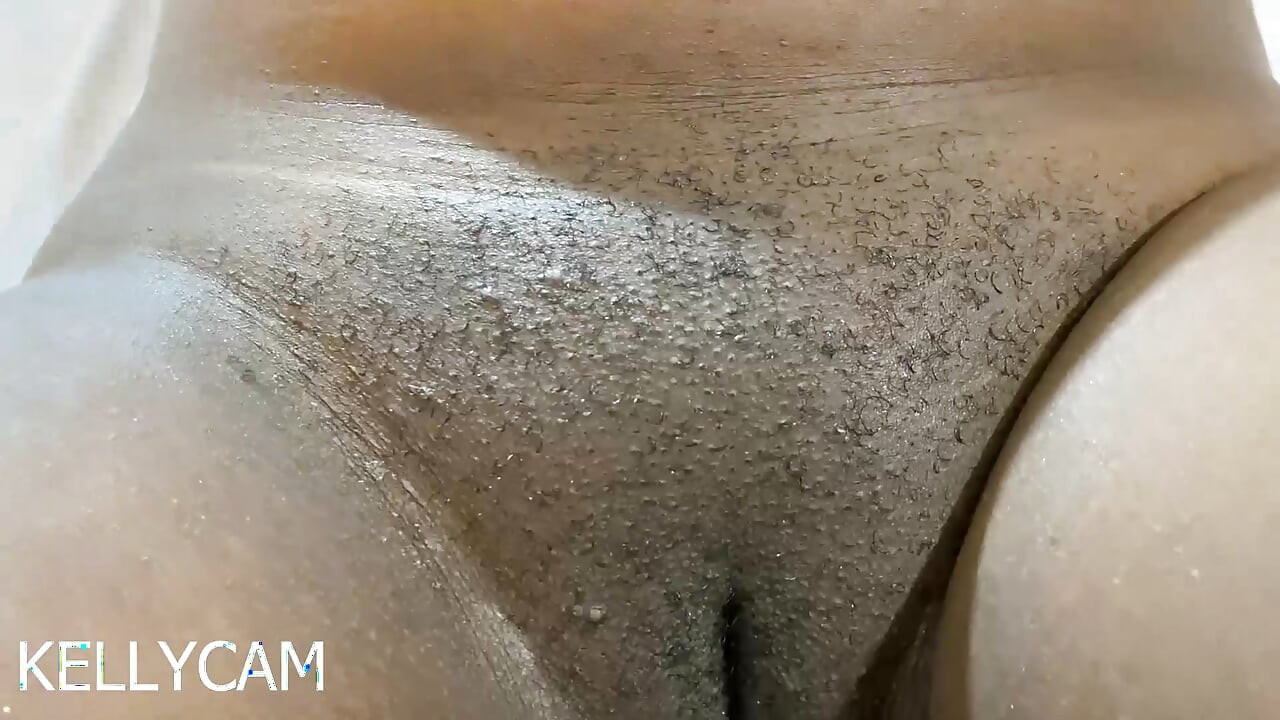 내 여친 방에 사정하기 위해 내 보지를 모두 꽉 채웠어