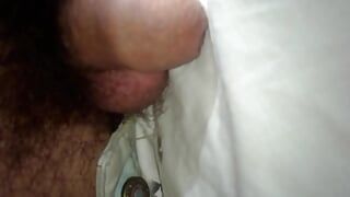 Jeune porno colombien avec un gros pénis plein de lait
