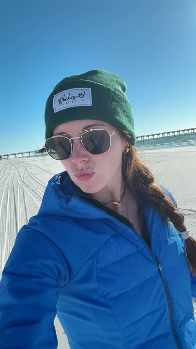 Walking on the Beach Calls for a Quick Orgasm!