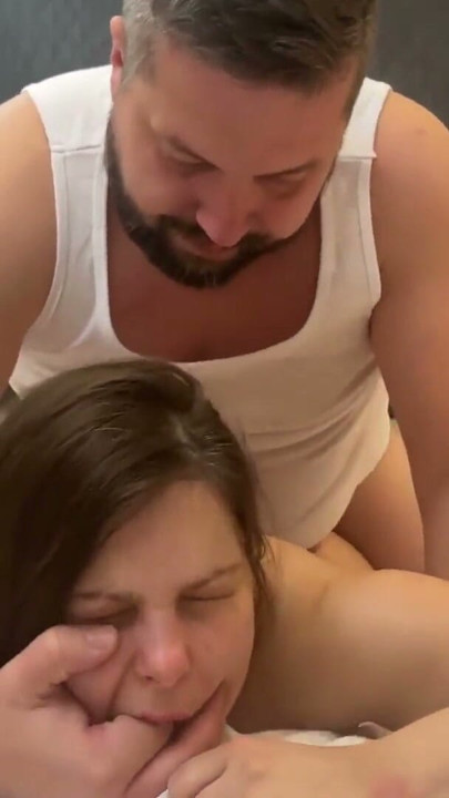 Amatör milf'in sert seks ağzına attırmayla biter! | Klip 1