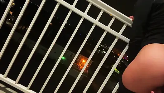 Riskli otel balkon sikişi ve plajda seks