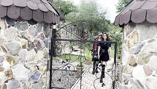 LEZDOM ANALDEHNUNG MIT FICKMASCHINE