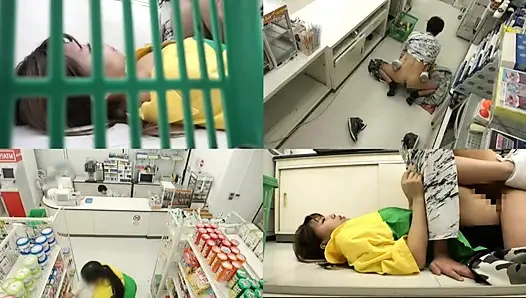 Bu markette çok fazla göz teması